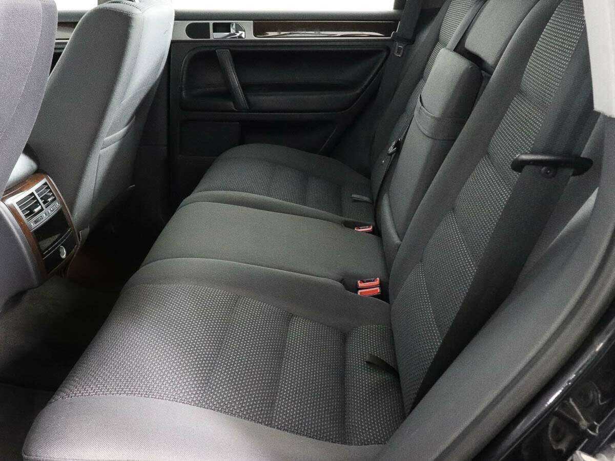 Volkswagen Touareg с пробегом — 2008 год. Фото: #6