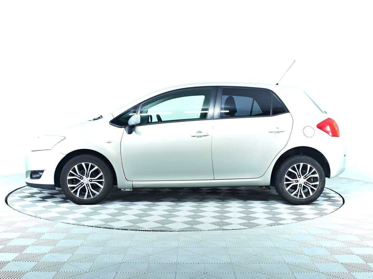 Toyota Auris с пробегом — 2008 год. Фото: #7