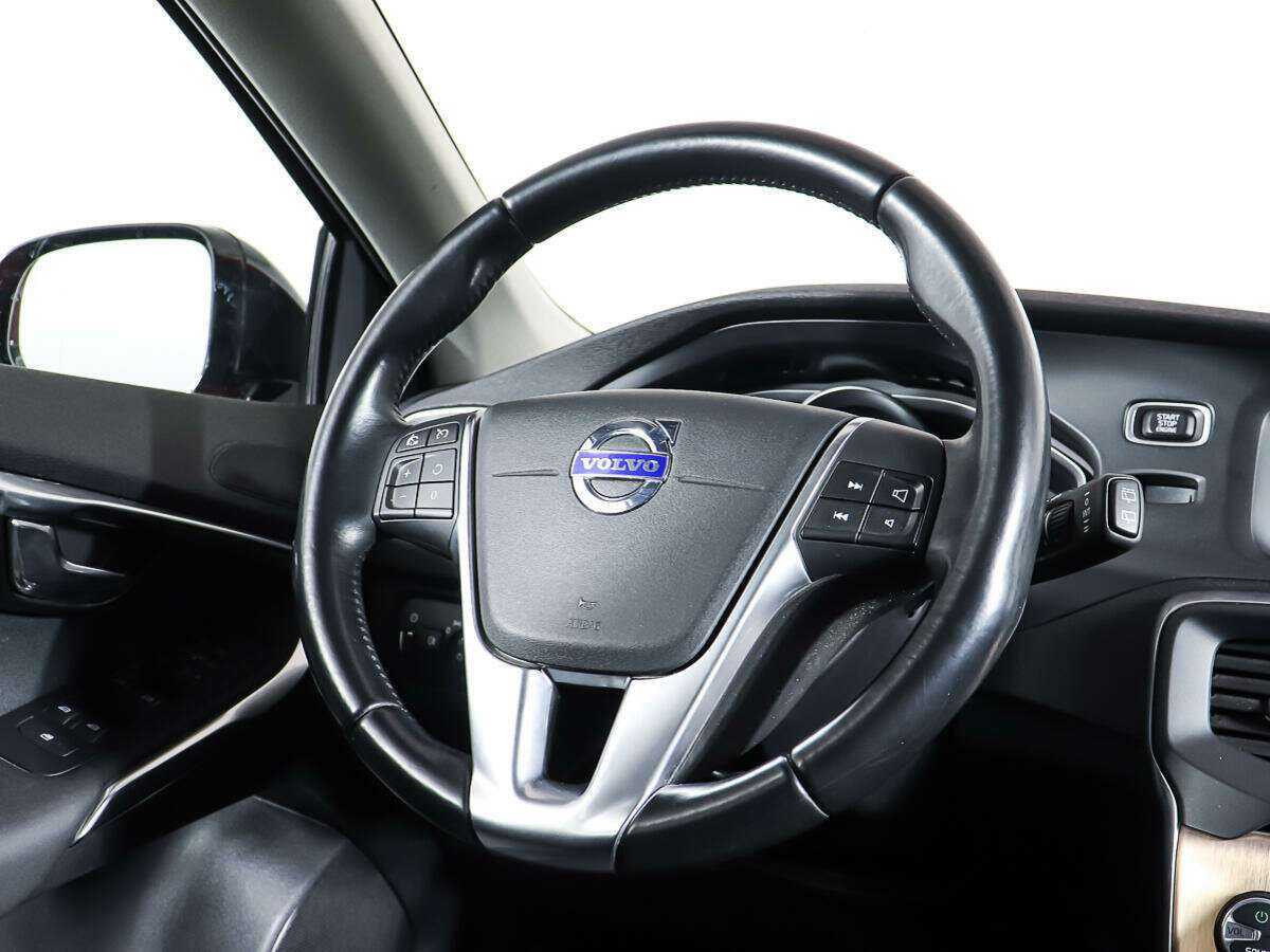 Volvo V40 Cross Country с пробегом — 2013 год. Фото: #14