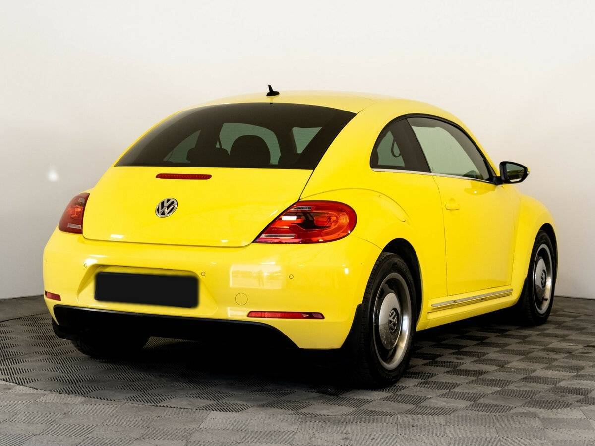 Volkswagen Beetle с пробегом — 2013 год. Фото: #5