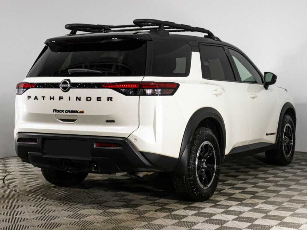 Nissan Pathfinder с пробегом — 2023 год. Фото: #3