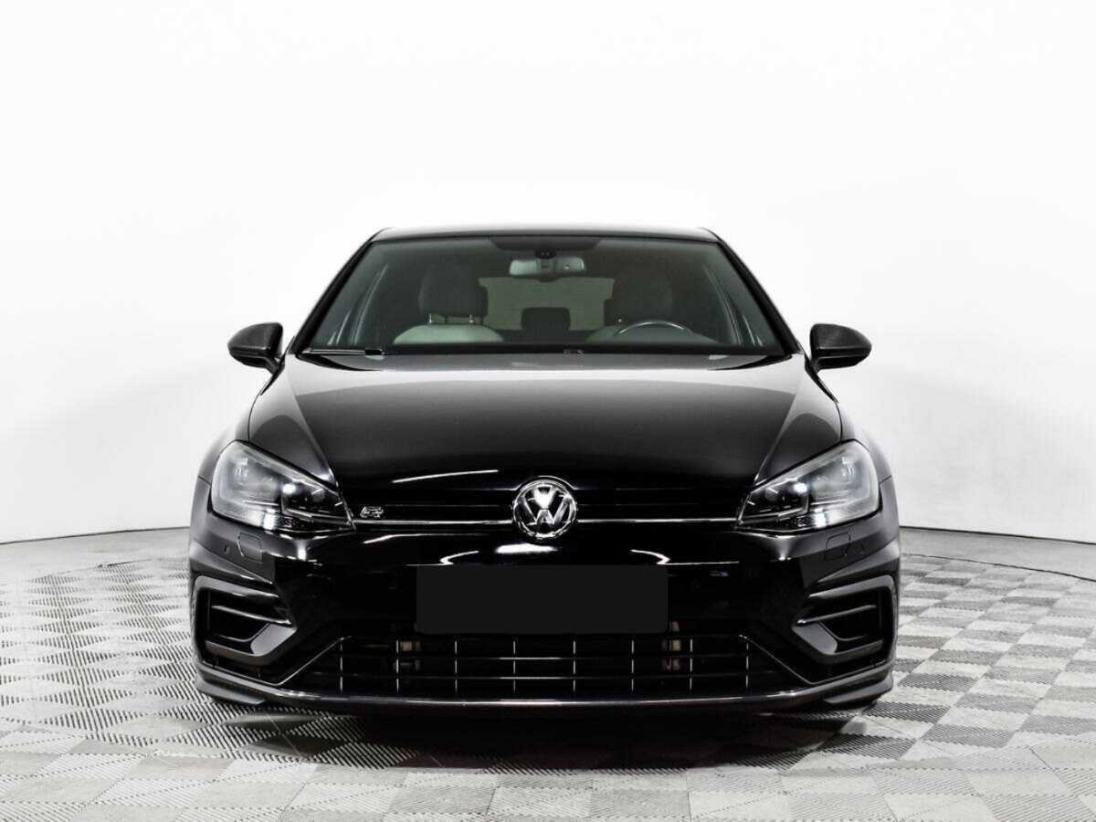 Volkswagen Golf R с пробегом — 2014 год. Фото: #1
