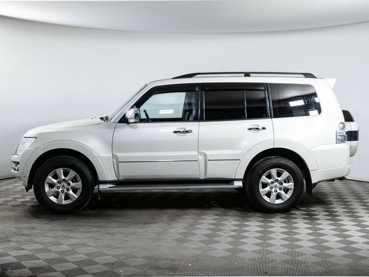 Mitsubishi Pajero с пробегом — 2021 год. Фото: #7