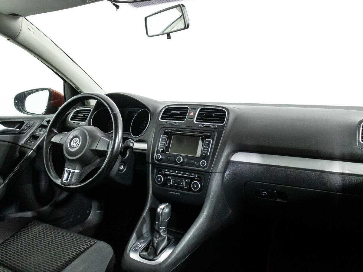 Volkswagen Golf с пробегом — 2011 год. Фото: #8