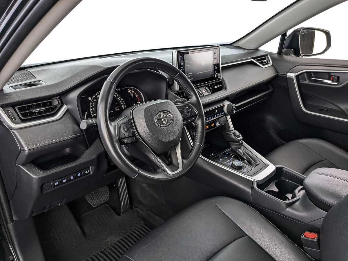 Toyota RAV4 с пробегом — 2022 год. Фото: #10