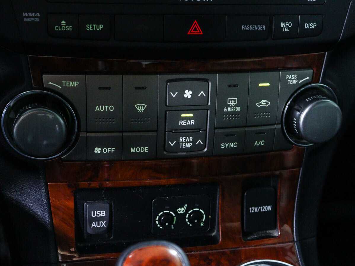 Toyota Highlander с пробегом — 2011 год. Фото: #15