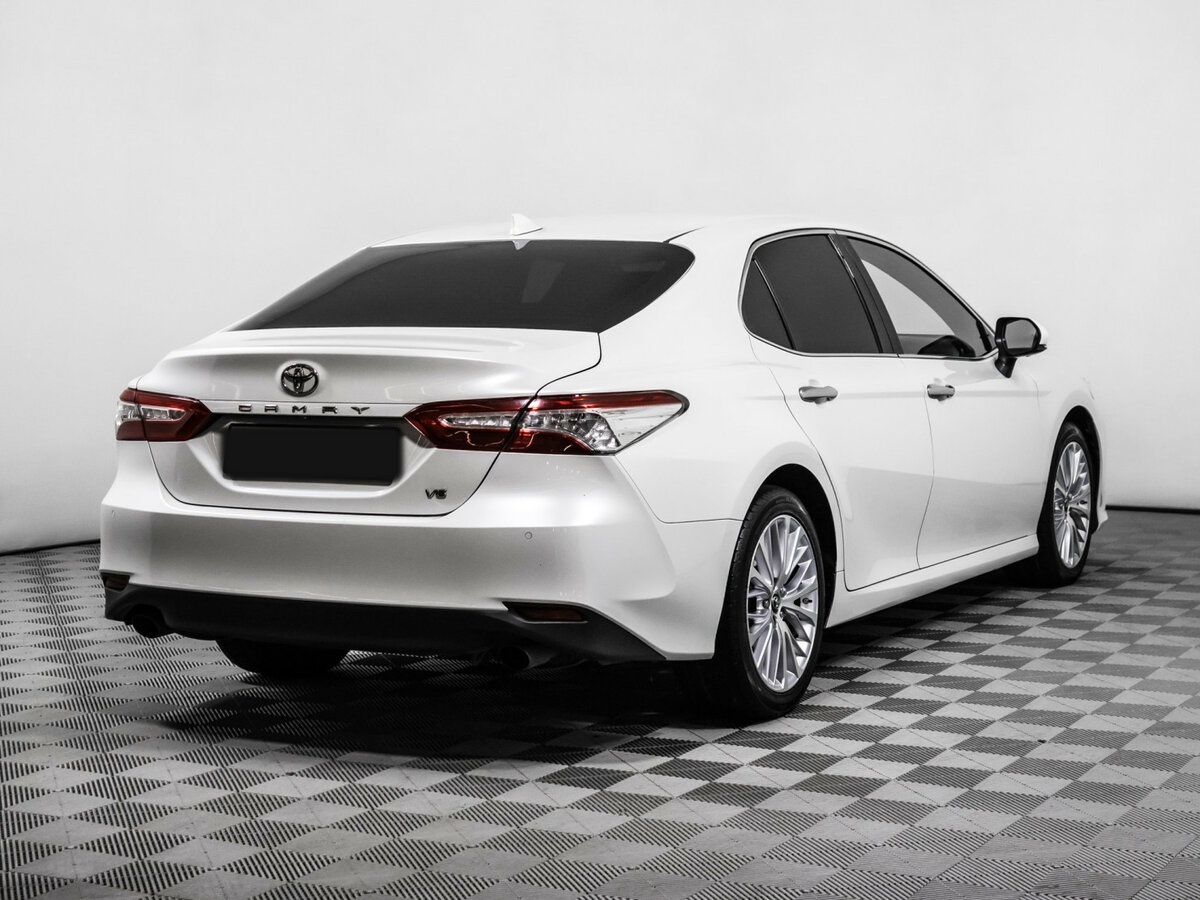 Toyota Camry с пробегом — 2018 год. Фото: #3