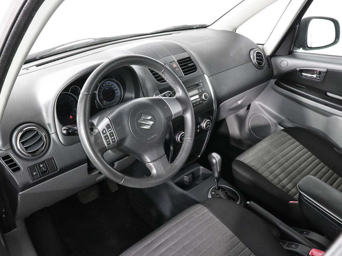 Suzuki SX4 с пробегом — 2011 год. Фото: #8