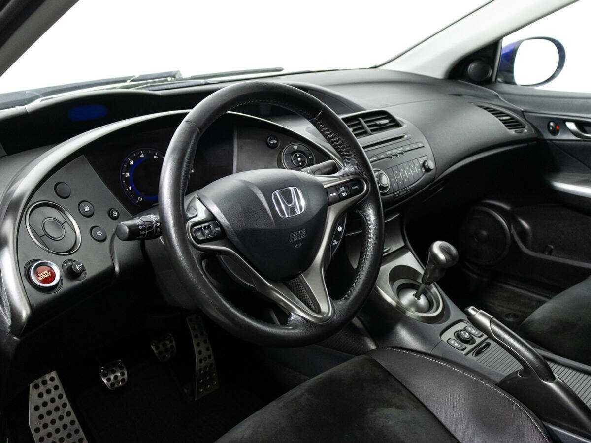 Honda Civic с пробегом — 2011 год. Фото: #10