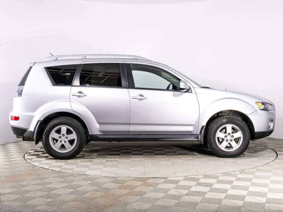 Mitsubishi Outlander с пробегом — 2010 год. Фото: #3