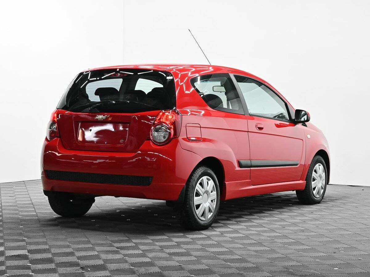 Chevrolet Aveo с пробегом — 2010 год. Фото: #3