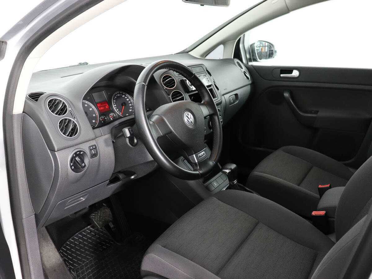 Volkswagen Golf Plus с пробегом — 2008 год. Фото: #9