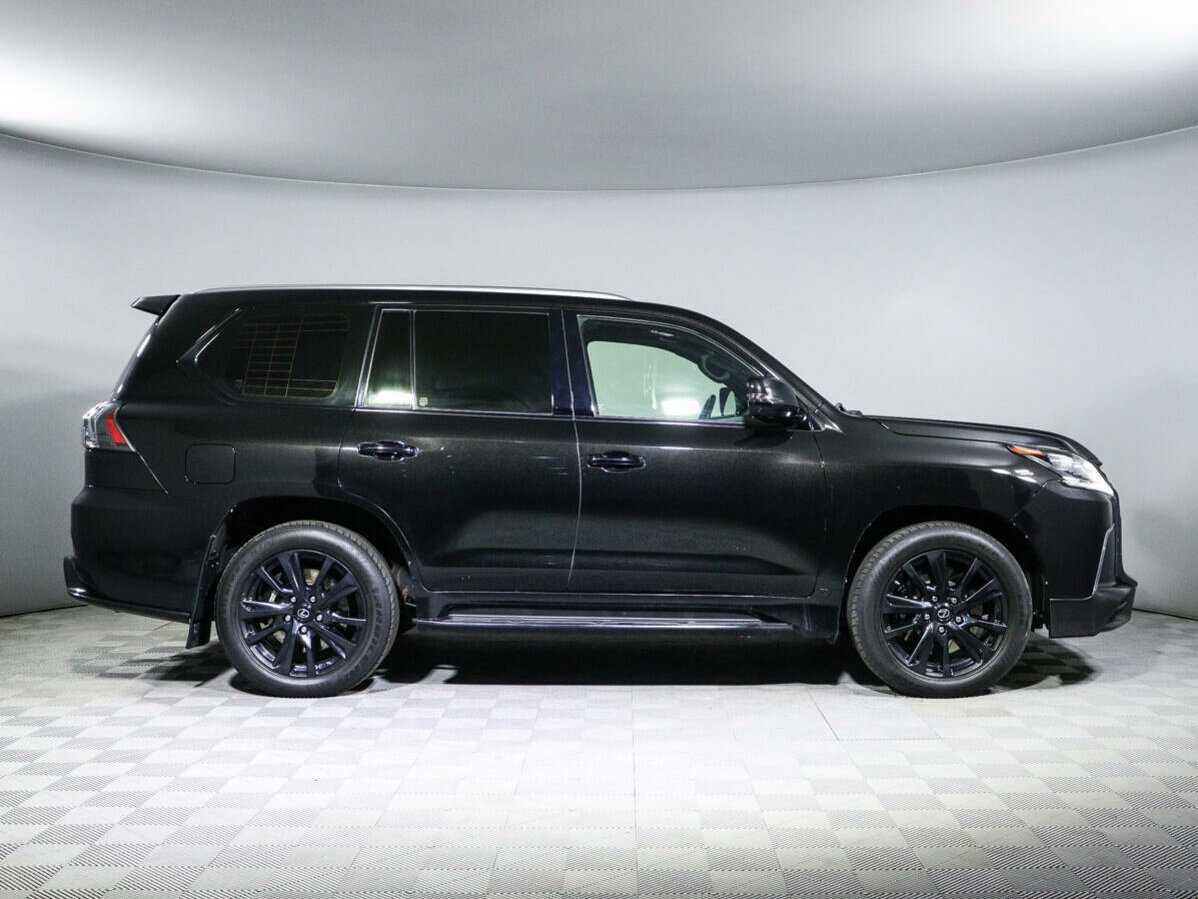 Lexus LX с пробегом — 2017 год. Фото: #3