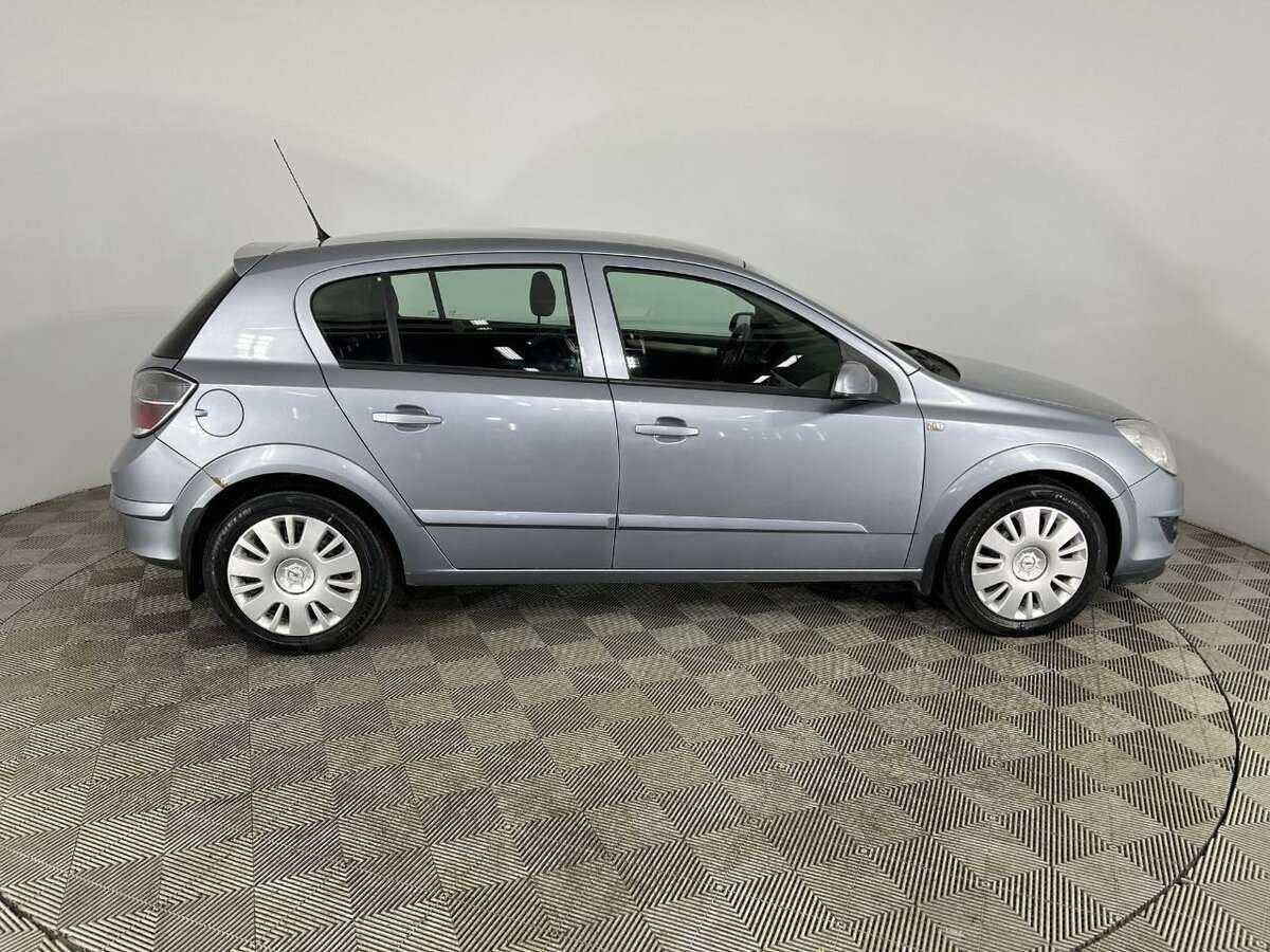 Opel Astra с пробегом — 2008 год. Фото: #3