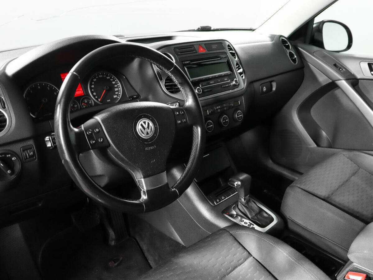 Volkswagen Tiguan с пробегом — 2009 год. Фото: #11