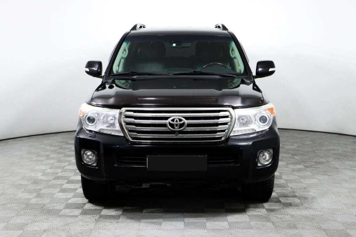 Toyota Land Cruiser с пробегом — 2012 год. Фото: #1