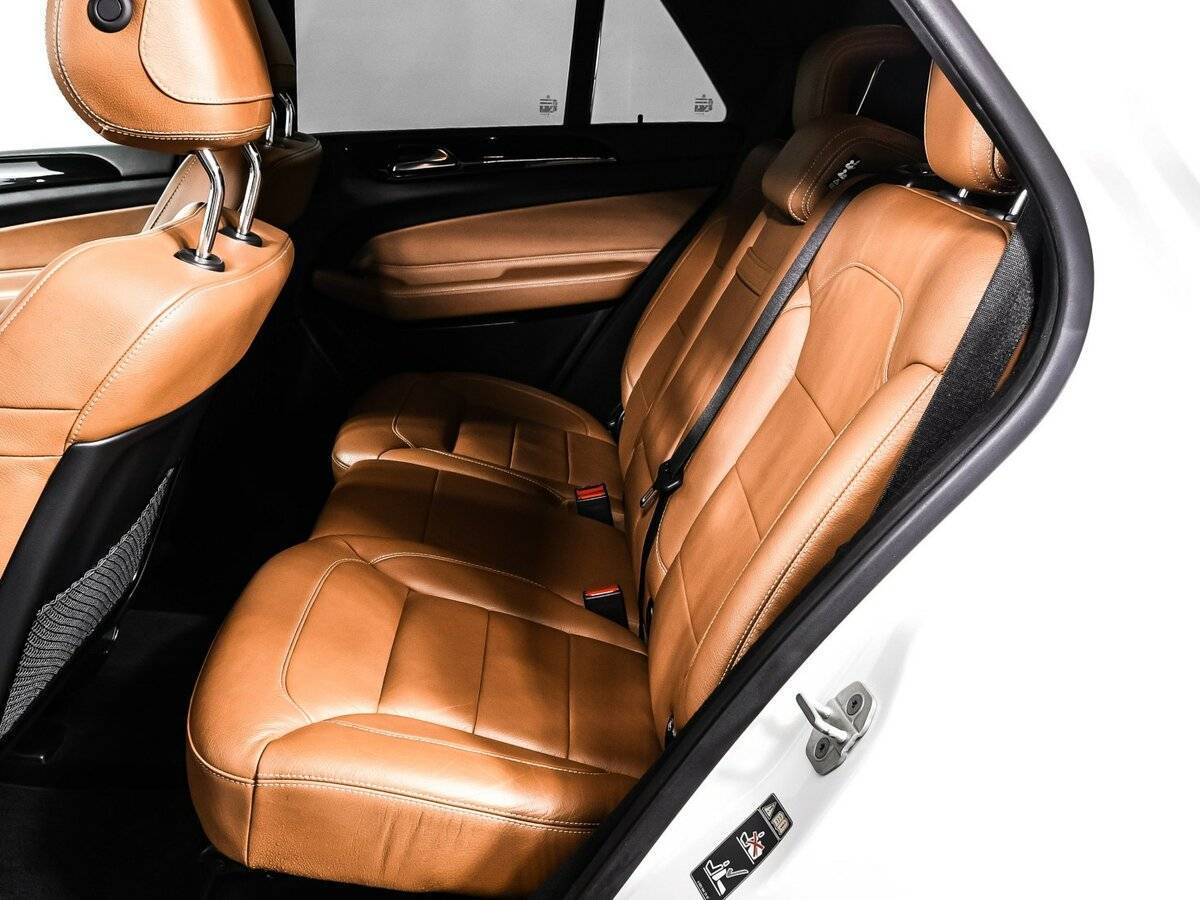 Mercedes-Benz GLE с пробегом — 2015 год. Фото: #12