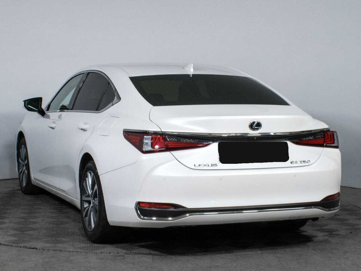 Lexus ES с пробегом — 2019 год. Фото: #6