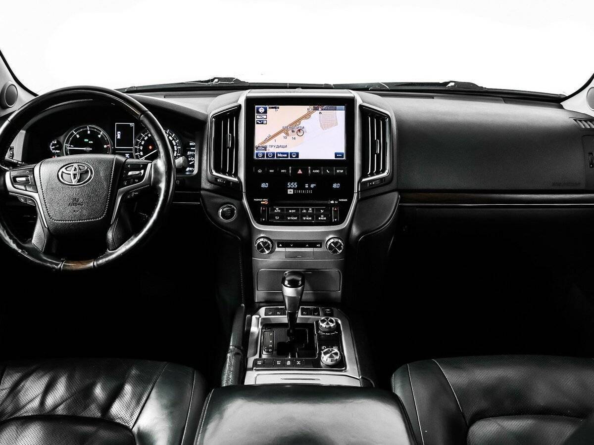 Toyota Land Cruiser с пробегом — 2015 год. Фото: #10