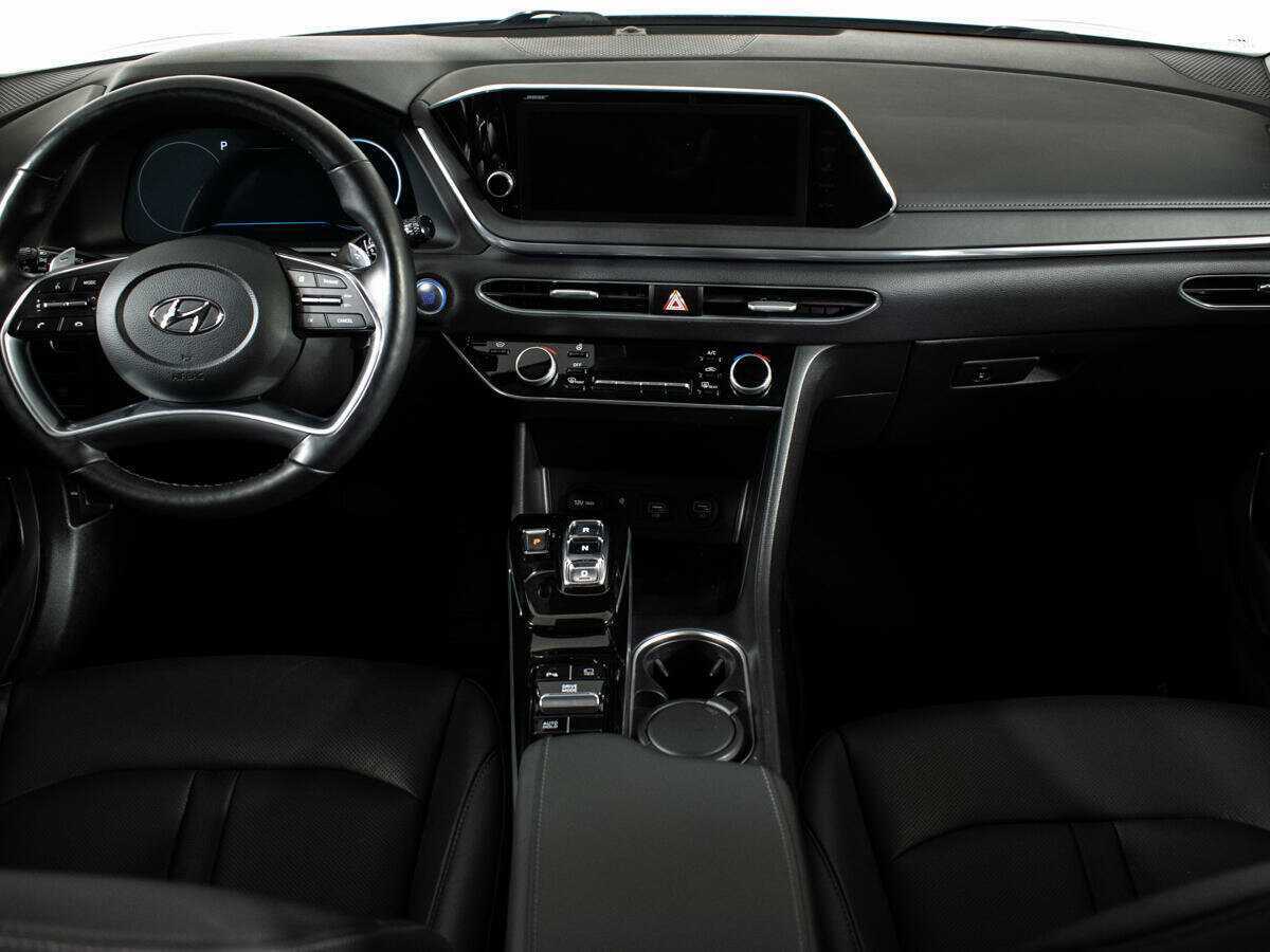 Hyundai Sonata с пробегом — 2020 год. Фото: #11