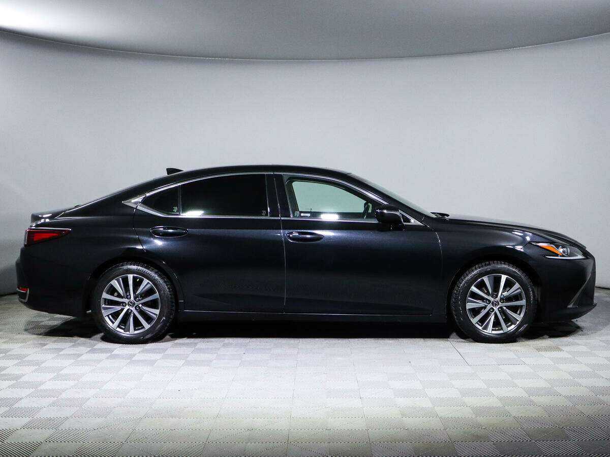 Lexus ES с пробегом — 2020 год. Фото: #1