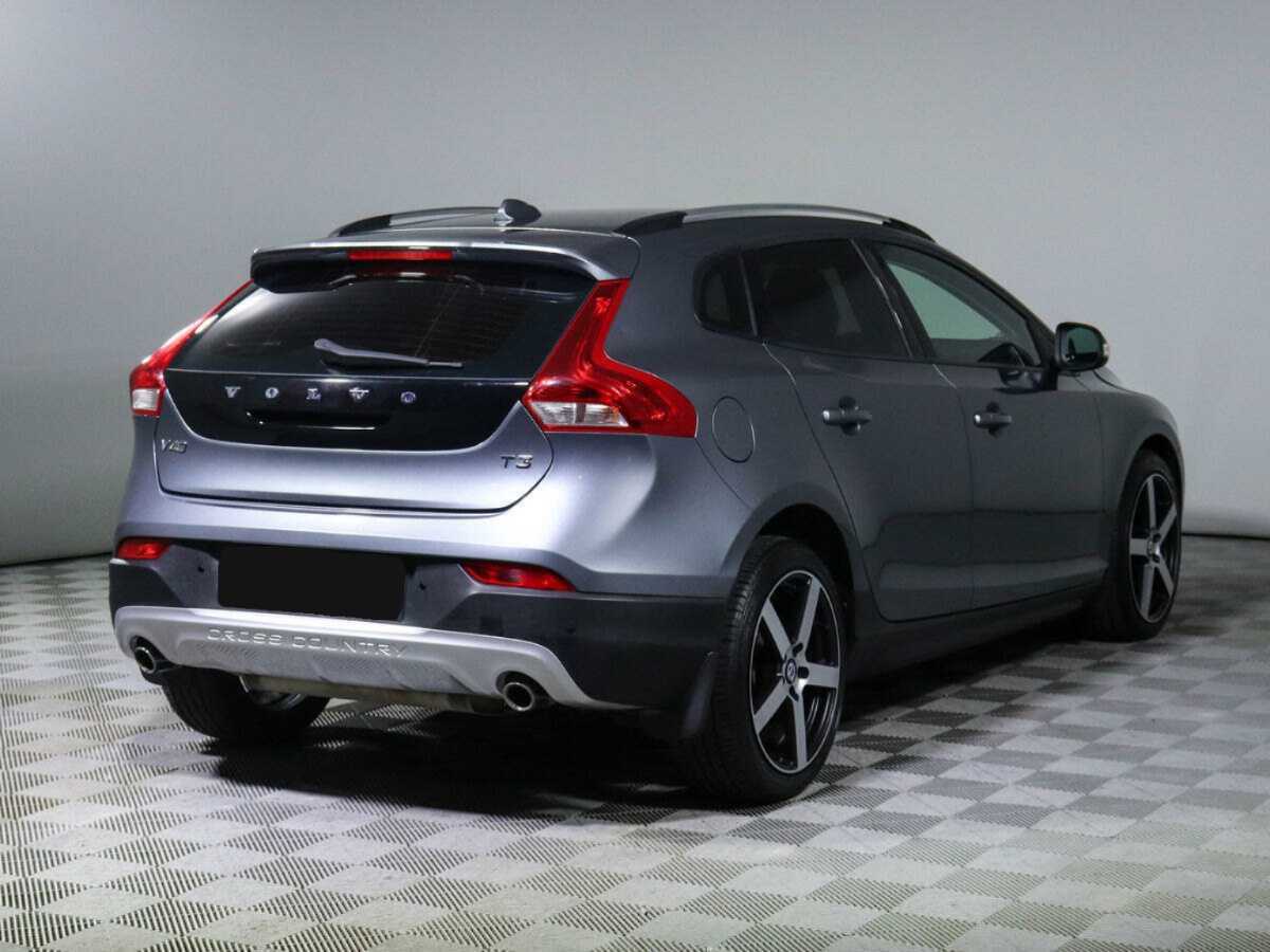 Volvo V40 Cross Country с пробегом — 2019 год. Фото: #2