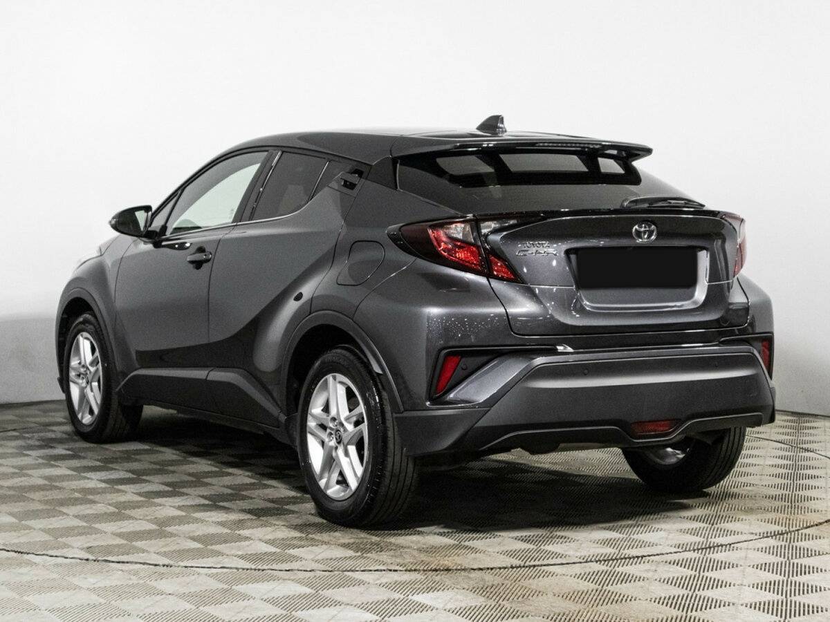 Toyota C-HR с пробегом — 2020 год. Фото: #6