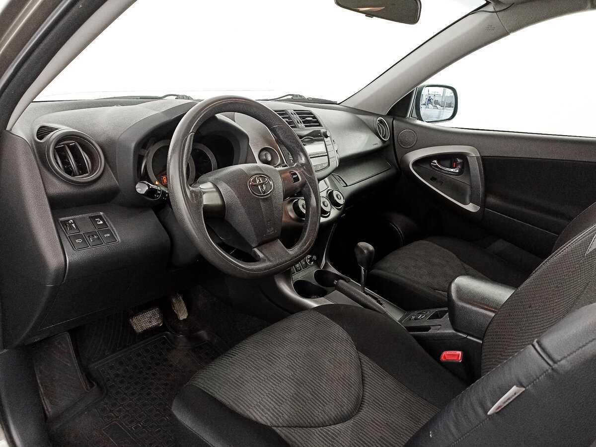 Toyota RAV4 с пробегом — 2011 год. Фото: #13