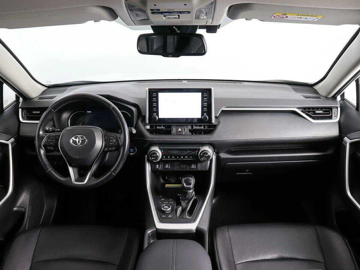 Toyota RAV4 с пробегом — 2020 год. Фото: #11