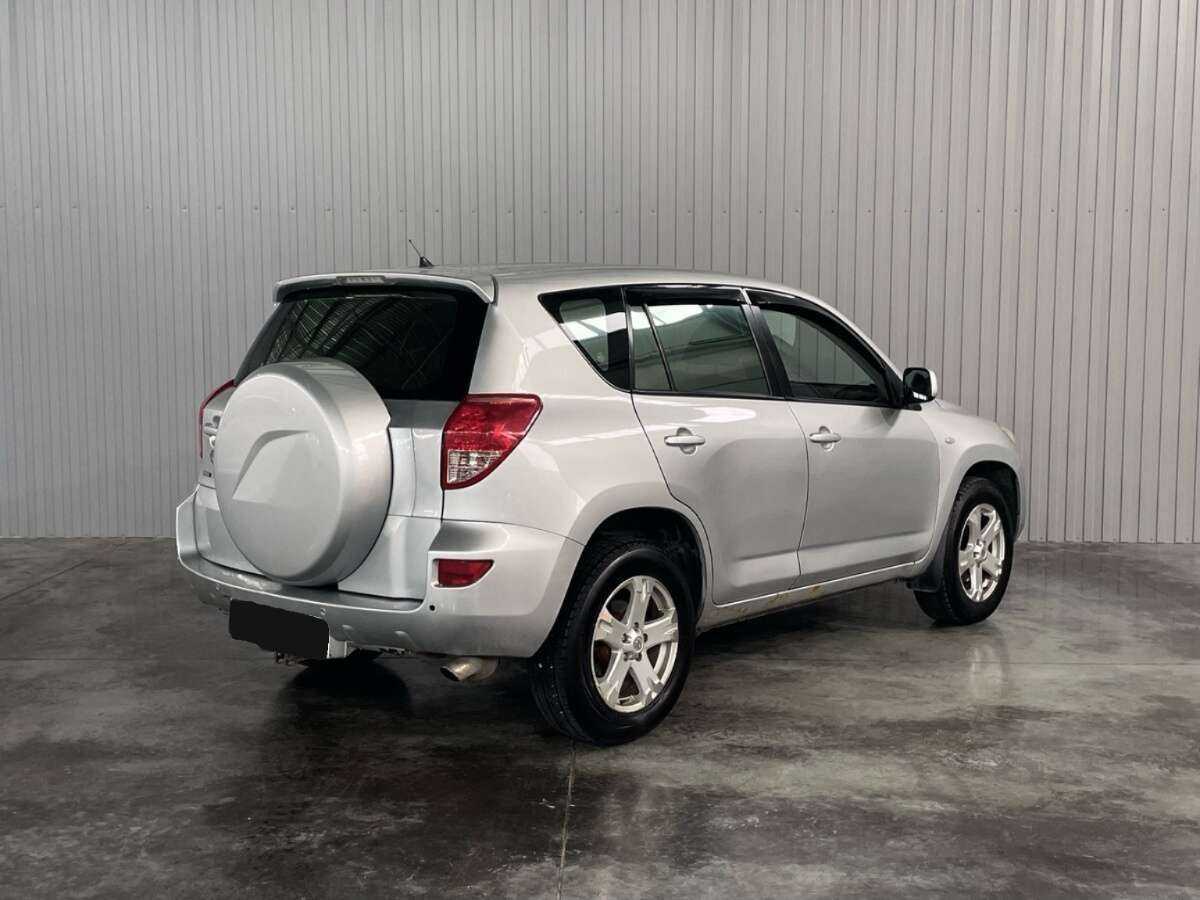 Toyota RAV4 с пробегом — 2008 год. Фото: #4