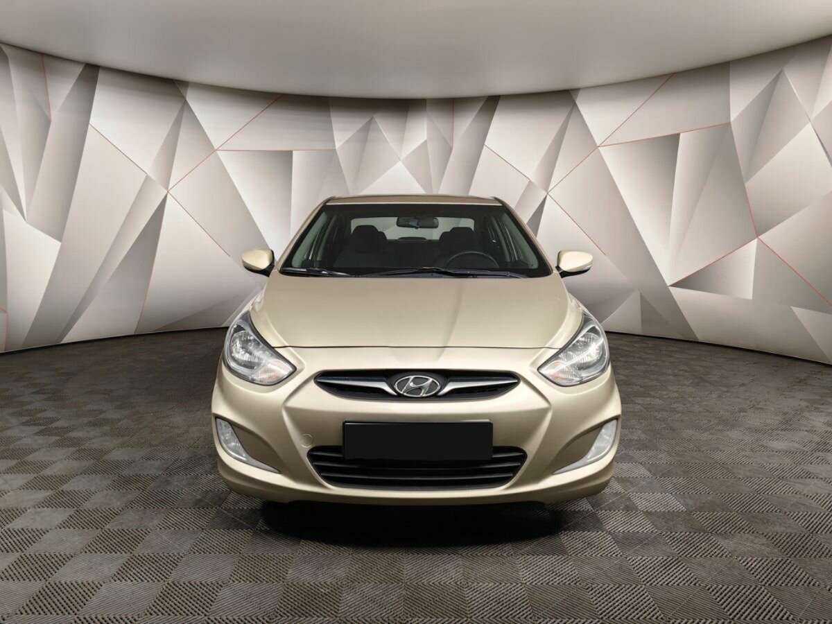 Hyundai Solaris с пробегом — 2011 год. Фото: #6