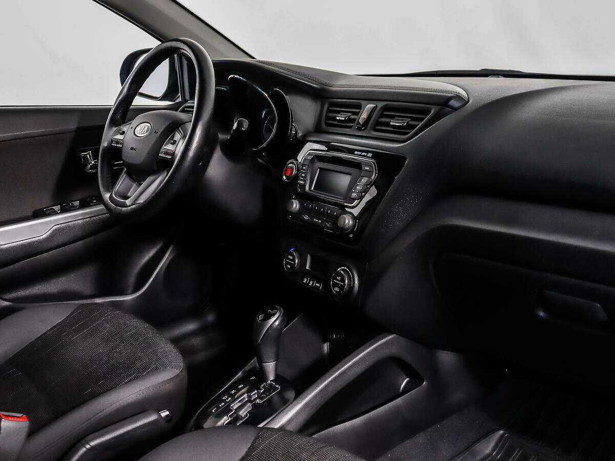 Kia Rio с пробегом — 2012 год. Фото: #10