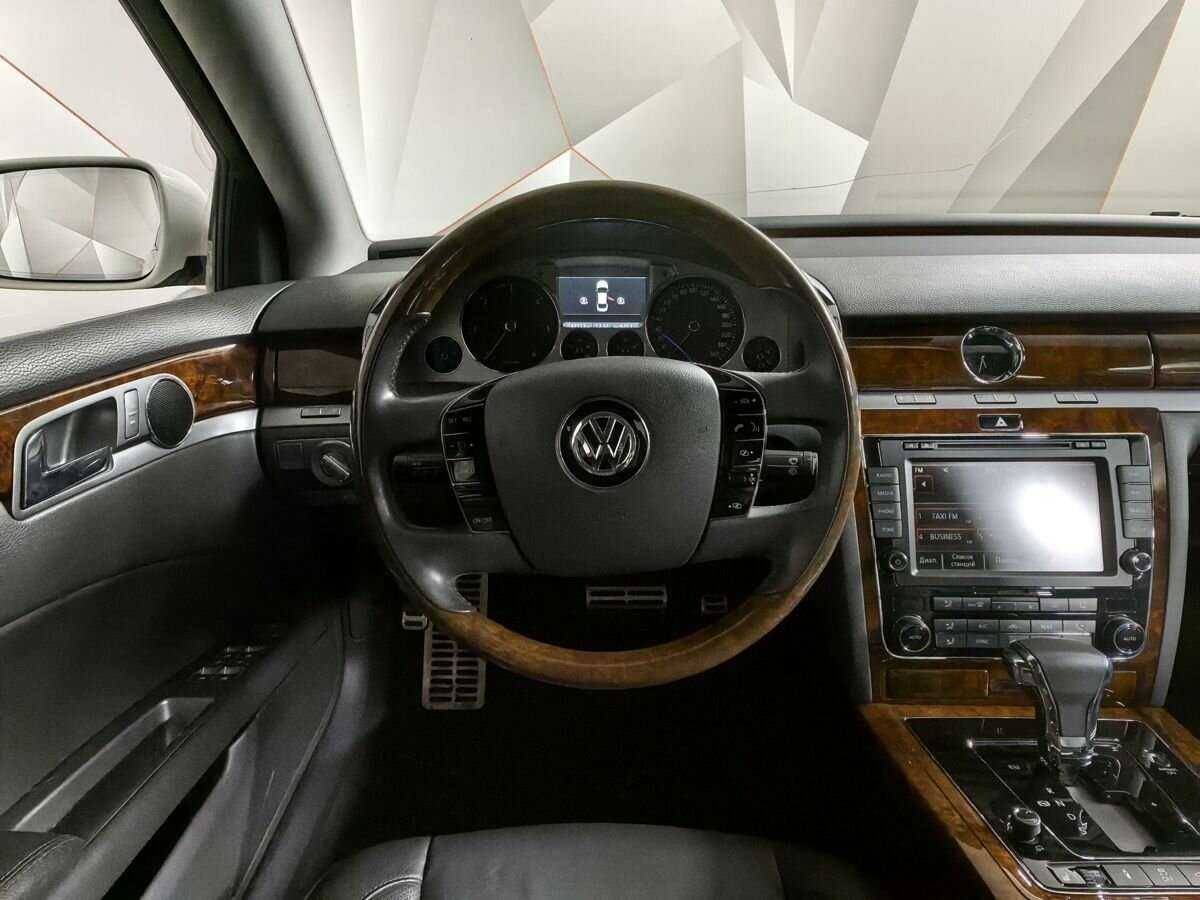 Volkswagen Phaeton с пробегом — 2014 год. Фото: #14