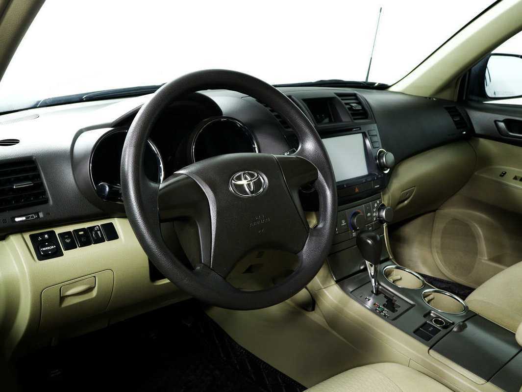 Toyota Highlander с пробегом — 2010 год. Фото: #12