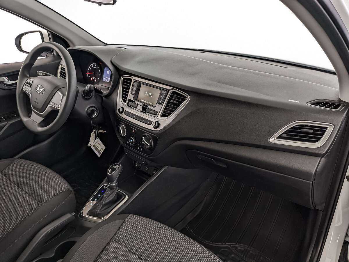 Hyundai Solaris с пробегом — 2022 год. Фото: #8