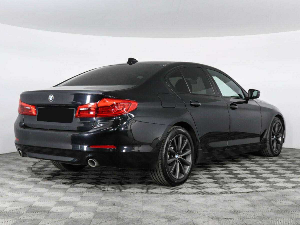 BMW 5 серии с пробегом — 2017 год. Фото: #1
