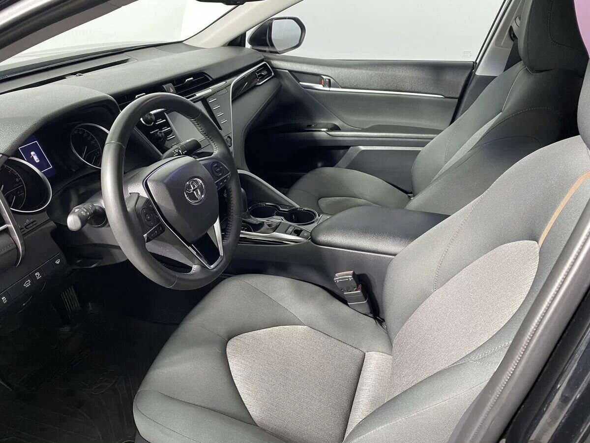 Toyota Camry с пробегом — 2020 год. Фото: #7