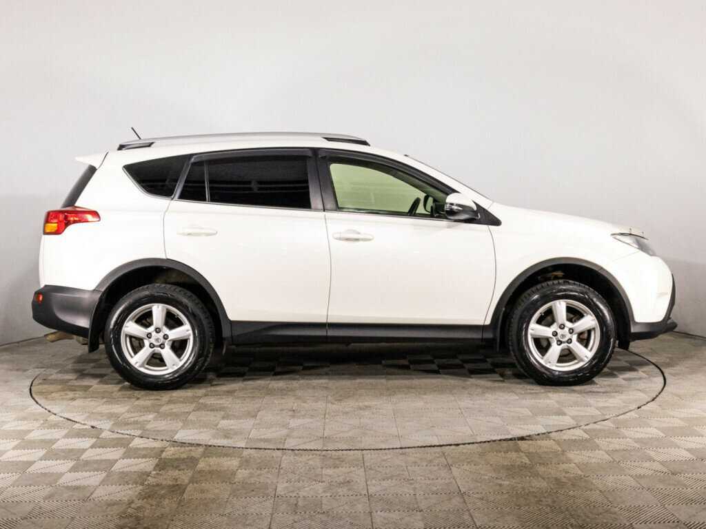 Toyota RAV4 с пробегом — 2013 год. Фото: #3