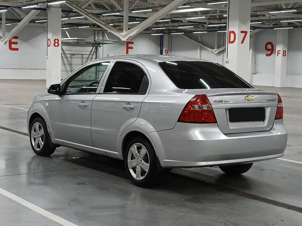 Chevrolet Aveo с пробегом — 2010 год. Фото: #6