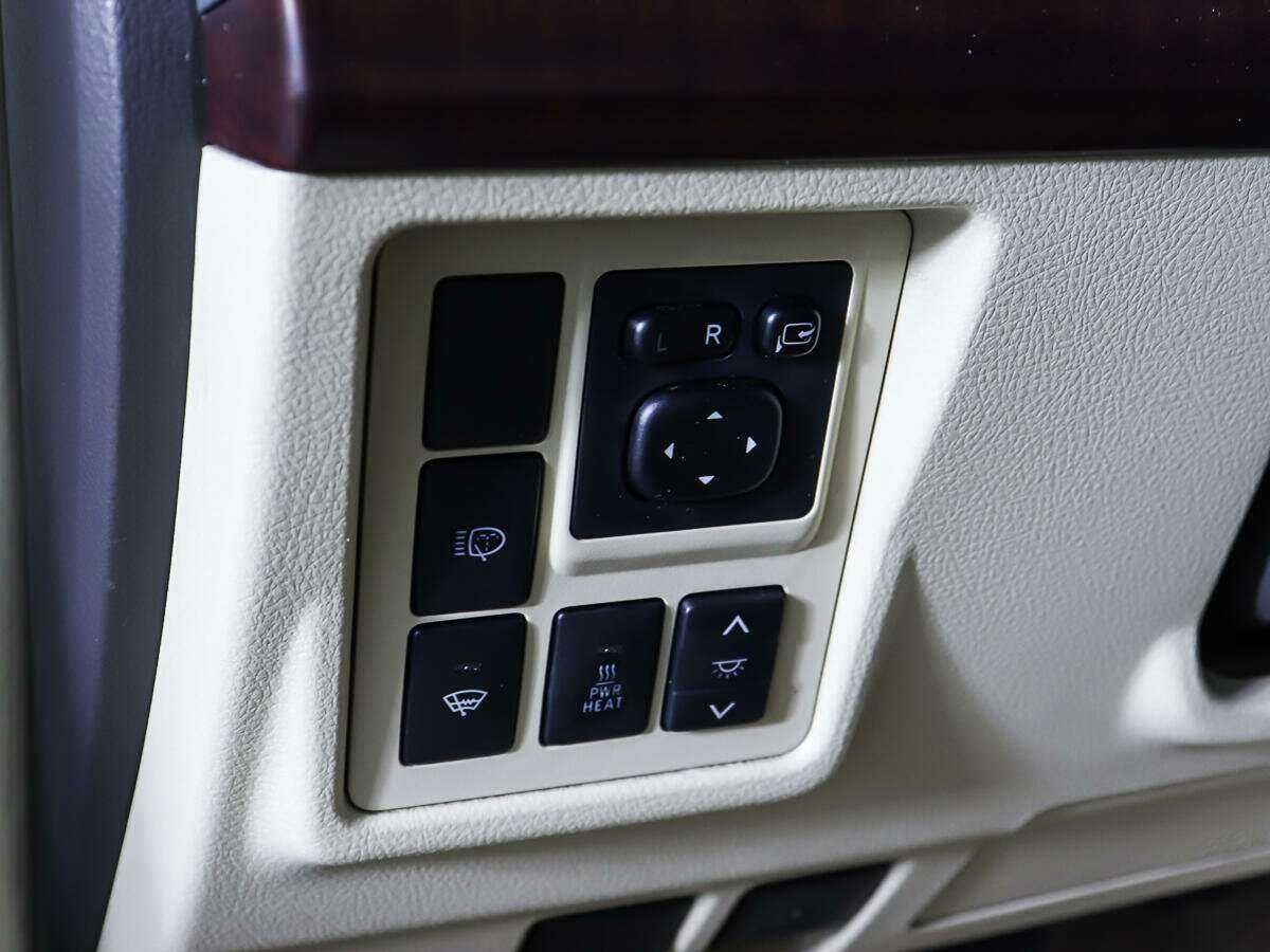 Toyota Land Cruiser Prado с пробегом — 2014 год. Фото: #15