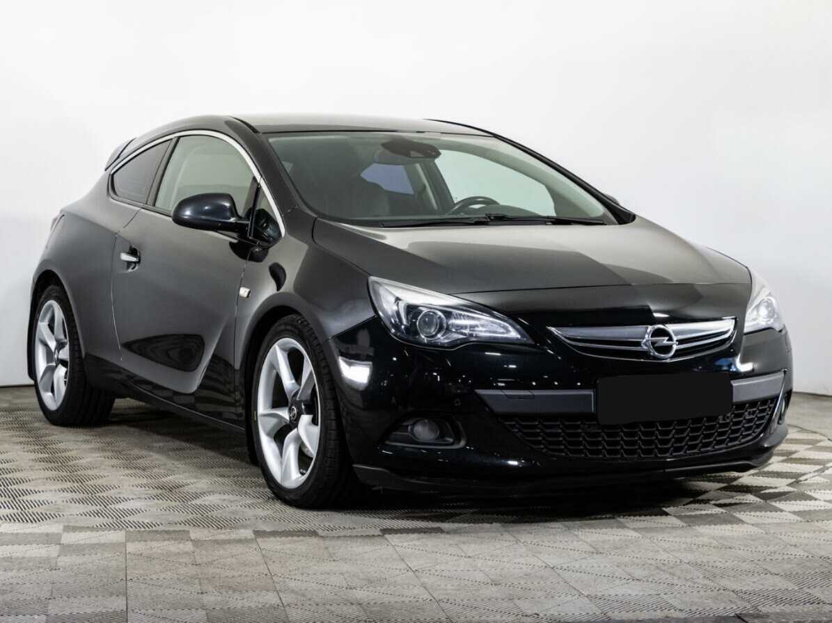 Opel Astra с пробегом — 2013 год. Фото: #2