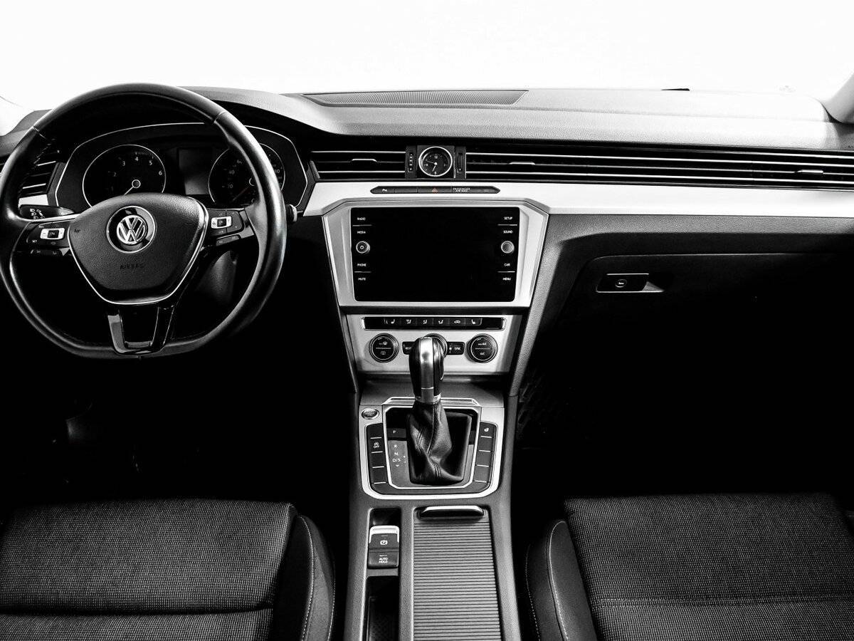 Volkswagen Passat с пробегом — 2018 год. Фото: #10