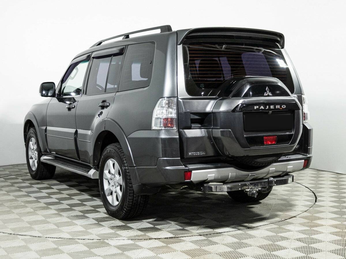 Mitsubishi Pajero с пробегом — 2015 год. Фото: #5