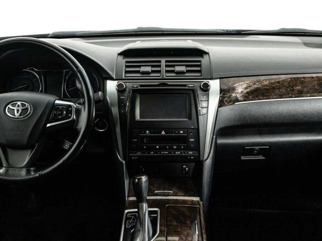 Toyota Camry с пробегом — 2016 год. Фото: #13