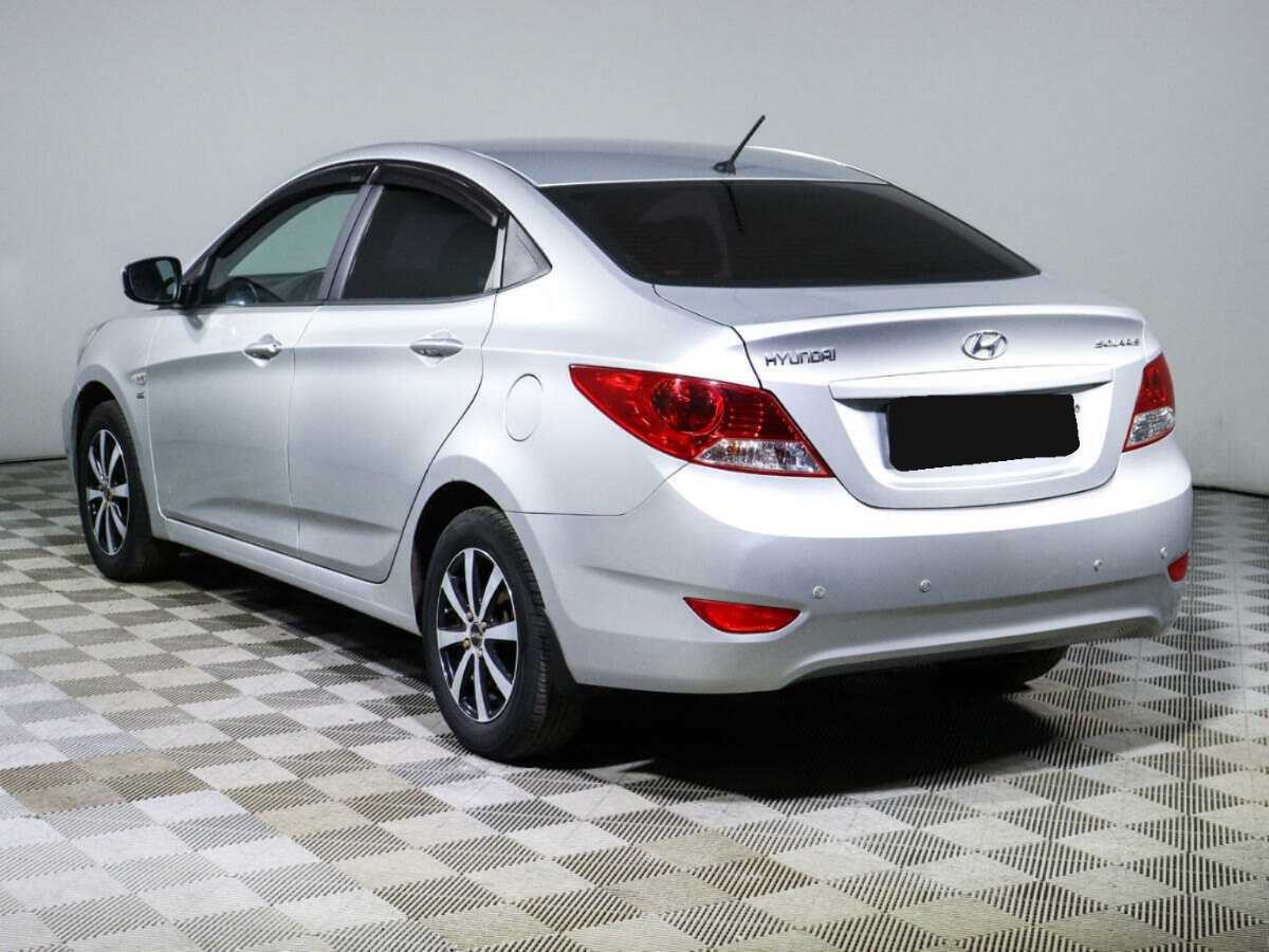Hyundai Solaris с пробегом — 2011 год. Фото: #5