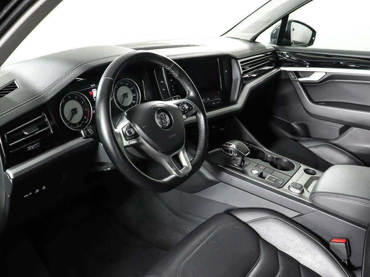 Volkswagen Touareg с пробегом — 2019 год. Фото: #14