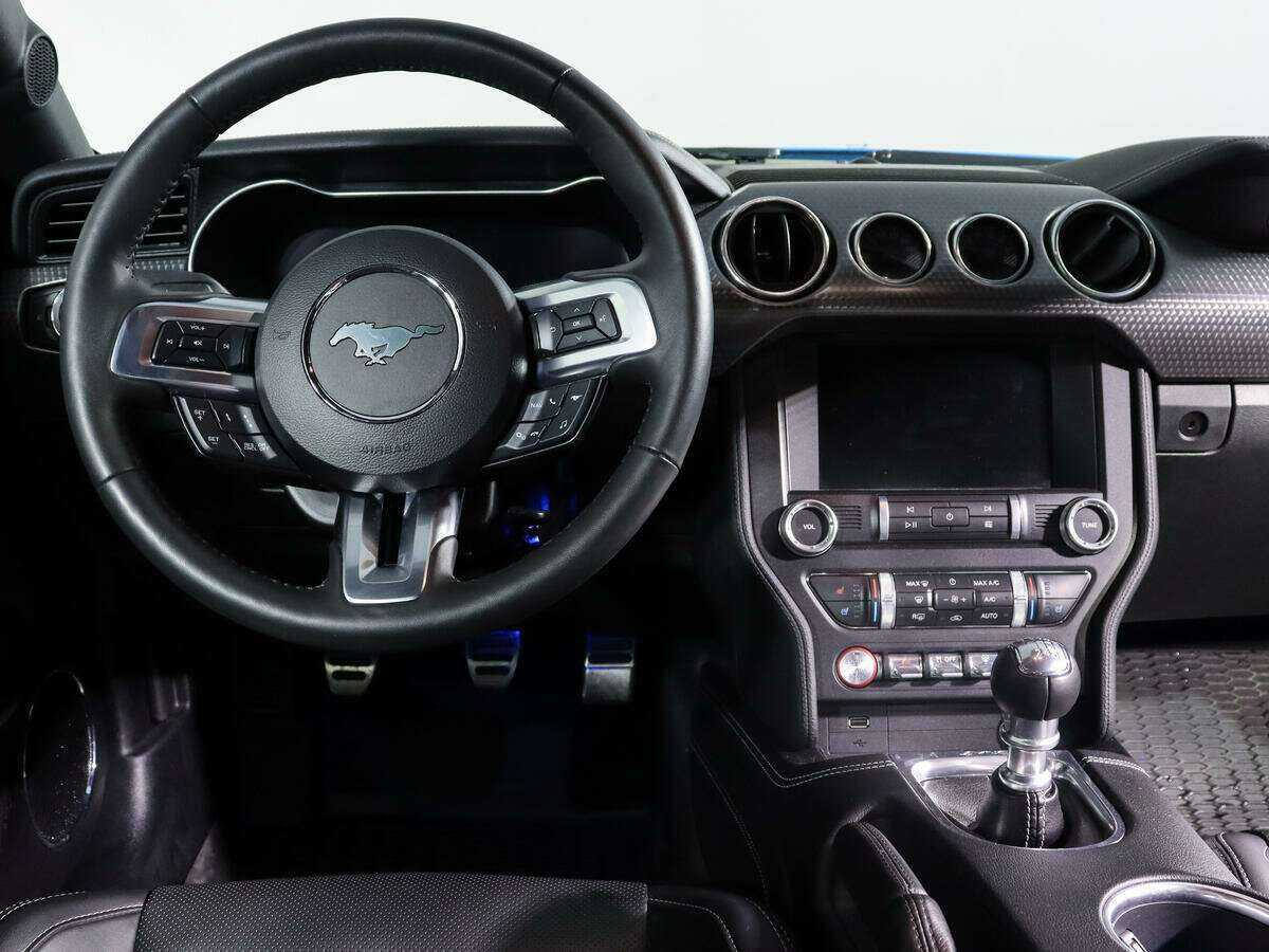 Ford Mustang с пробегом — 2022 год. Фото: #9