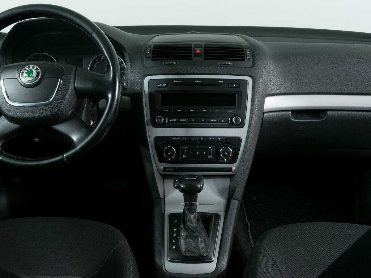Skoda Octavia с пробегом — 2011 год. Фото: #10