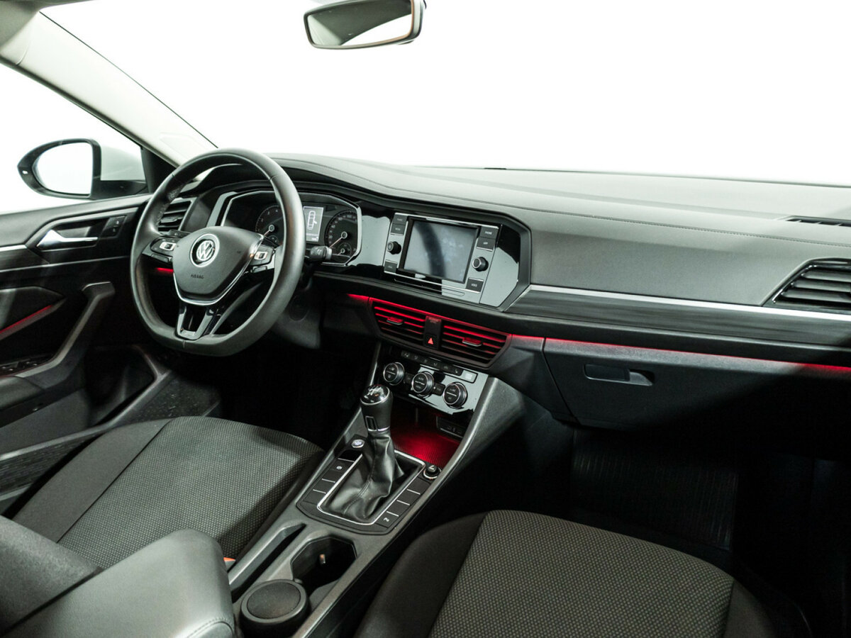 Volkswagen Jetta с пробегом — 2020 год. Фото: #8