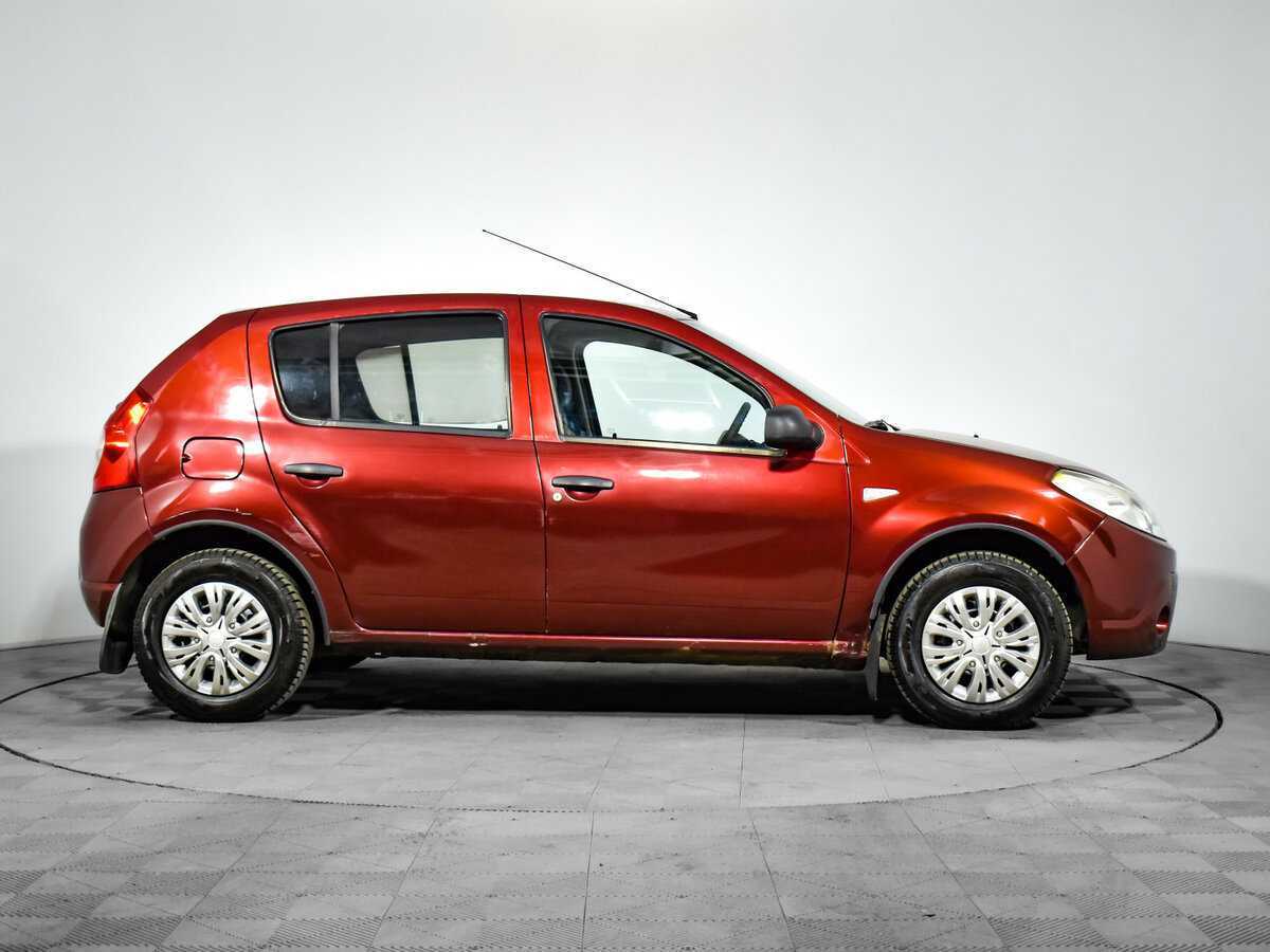 Renault Sandero с пробегом — 2011 год. Фото: #3